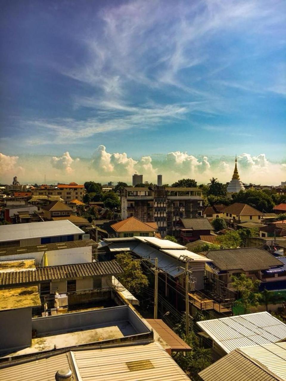 Hug Hostel Rooftop Chiang Mai Bagian luar foto